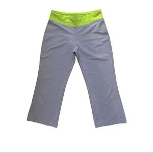 Nike Dri-Fit Gray Wide Leg Capri Women’s M Pants